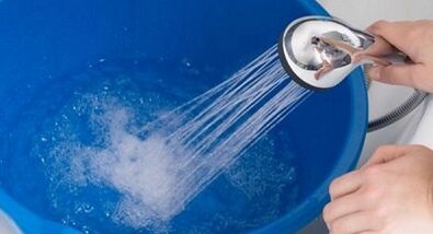 Soda mat waarme Waasser fir de Penis ze erhéijen